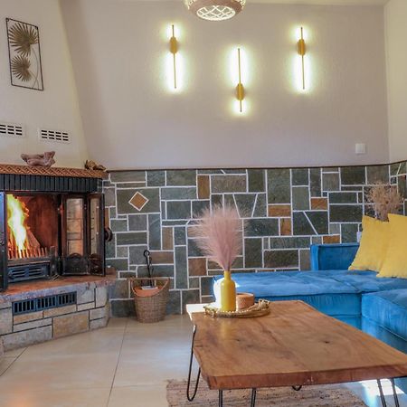 Chara'S Luxury Home Калампака Екстериор снимка