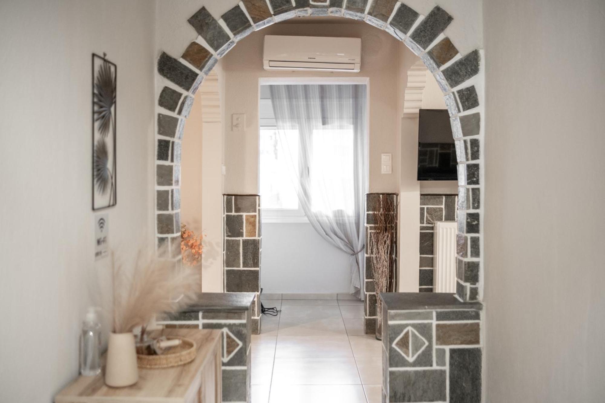 Chara'S Luxury Home Калампака Екстериор снимка